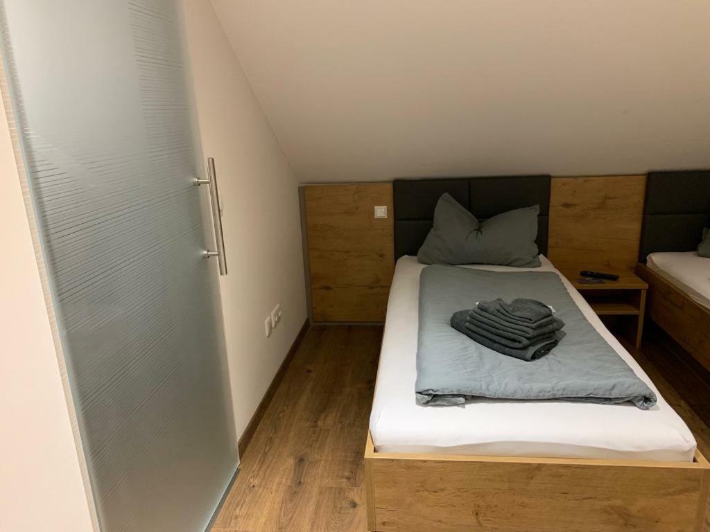 Pension Fewo Schwaerzer Weiherhammer 外观 照片